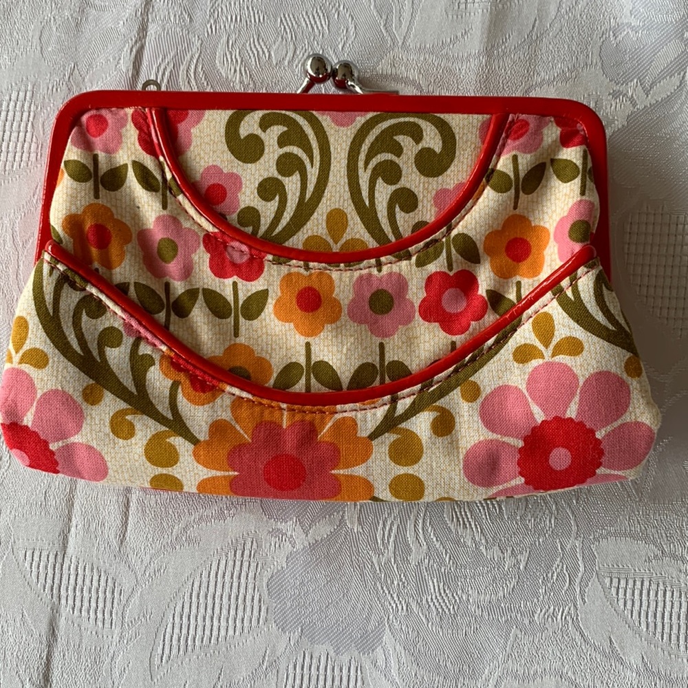 GUC Vera BradleyClutch Wallet